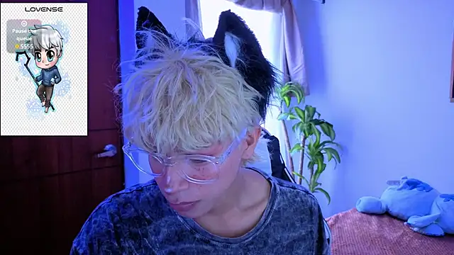 Snapshot of taichi_bluy chatting on 23, 11, 2025 taichi bluy online show from 23, 11, 2025