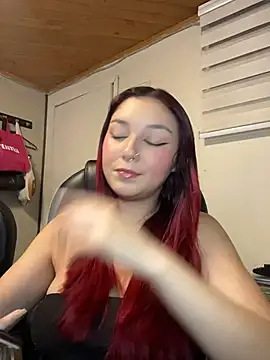 Snapshot of Karen18_boobs chatting on 25, 6, 2026 Karen18 boobs online show from 25, 6, 2026