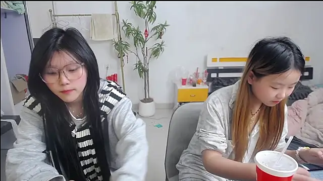 Babygirls523 online show from 27, 10, 2025