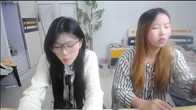 Babygirls523 online show from 6, 11, 2025