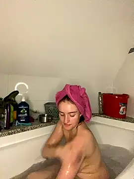 Snapshot of Tijara-im-Pyjama chatting on 11, 9, 2025 Tijara-im-Pyjama online show from 11, 9, 2025