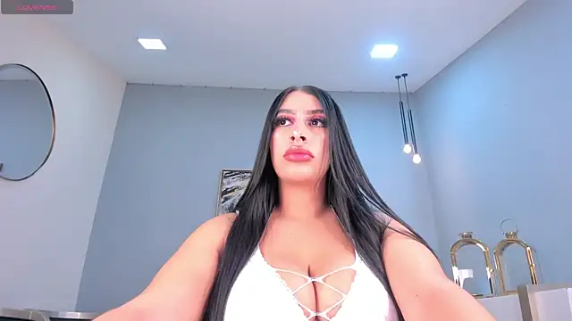 LeahLombardi  online show from 13, 10, 2025