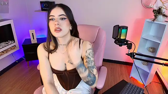 Alice Vixen online show from 17, 11, 2025