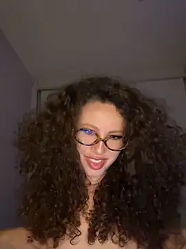 Snapshot of JhenneRouge chatting on 7, 11, 2025 JhenneRouge online show from 7, 11, 2025