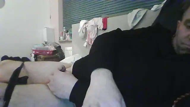 Snapshot of JasperGeil chatting on 26, 11, 2025 JasperGeil online show from 26, 11, 2025