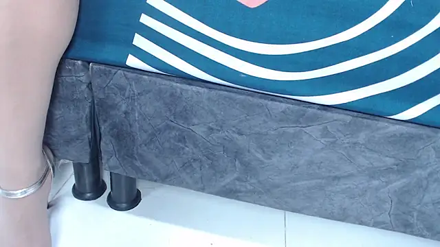 connie sweet7 online show from 11, 4, 2026