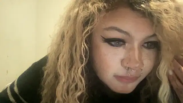 Snapshot of Tatbaby chatting on 28, 11, 2025 Tatbaby online show from 28, 11, 2025