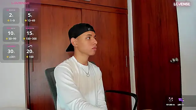 Snapshot of tristan_gold chatting on 25, 9, 2025 tristan gold online show from 25, 9, 2025