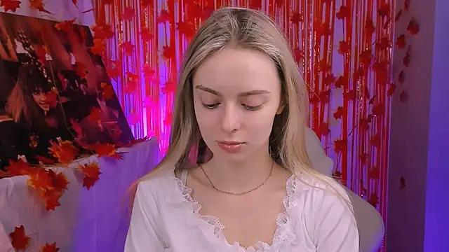 Snapshot of JuliaBrewwer chatting on 3, 12, 2025 JuliaBrewwer online show from 3, 12, 2025