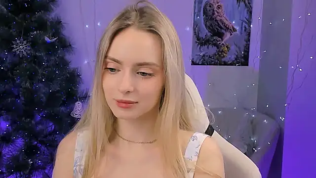 Snapshot of JuliaBrewwer chatting on 12, 2, 2026 JuliaBrewwer online show from 12, 2, 2026