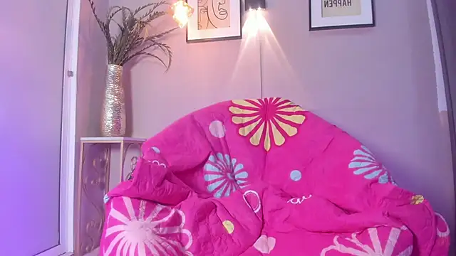 Snapshot of dulce_fiore07 chatting on 14, 9, 2025 dulce fiore07 online show from 14, 9, 2025