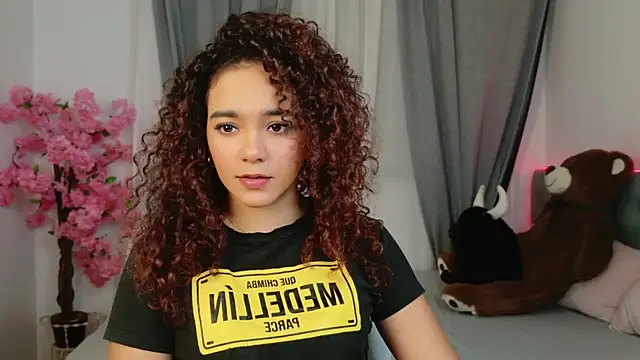 Snapshot of Taylor_Tina chatting on 13, 10, 2025 Taylor Tina online show from 13, 10, 2025