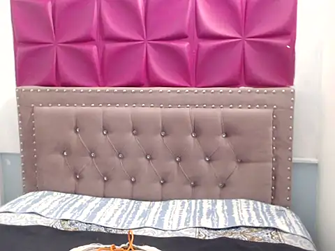Snapshot of LyaCooper chatting on 11, 9, 2025 LyaCooper online show from 11, 9, 2025