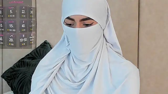  Zahiira  online show from 18, 11, 2025