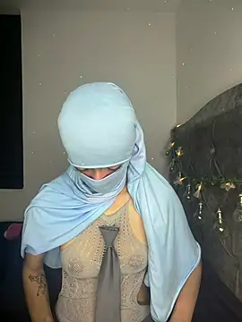 Snapshot of _Zahiira_ chatting on 18, 7, 2026 Zahiira online show from 18, 7, 2026