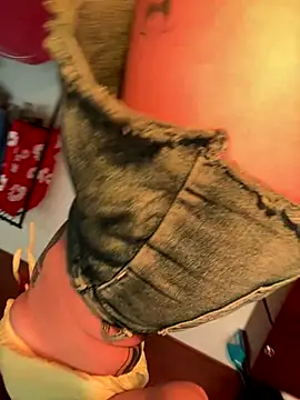 ScarlettRusso1 online show from 22, 10, 2025