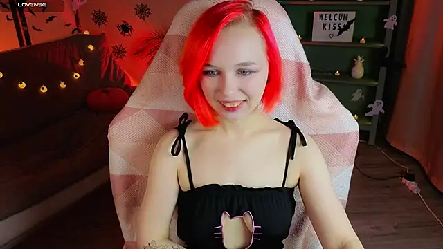 NaomiYoru online show from 23, 10, 2025