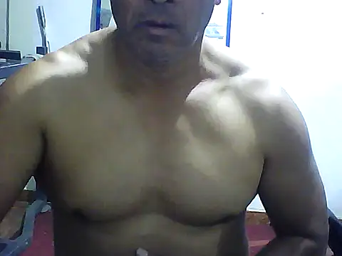 Snapshot of sexigym35 chatting on 23, 9, 2025 sexigym35 online show from 23, 9, 2025