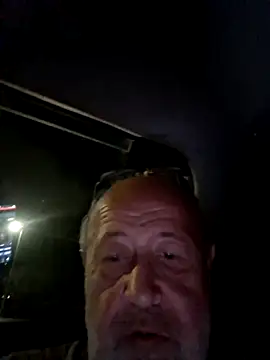 Snapshot of Slolliss chatting on 17, 10, 2025 Slolliss online show from 17, 10, 2025
