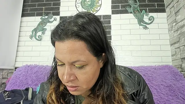 Snapshot of Sandra_Milf_love chatting on 17, 9, 2025 Sandra Milf love online show from 17, 9, 2025
