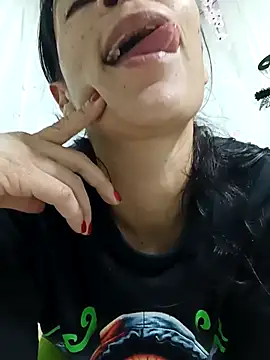 Snapshot of kim_lebanon chatting on 2, 11, 2025 kim lebanon online show from 2, 11, 2025