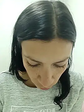 Snapshot of kim_lebanon chatting on 25, 11, 2025 kim lebanon online show from 25, 11, 2025