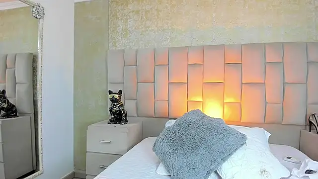 cloesummerr  online show from 25, 11, 2025