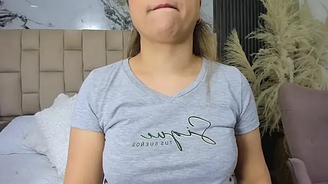 cloesummerr  online show from 21, 2, 2026