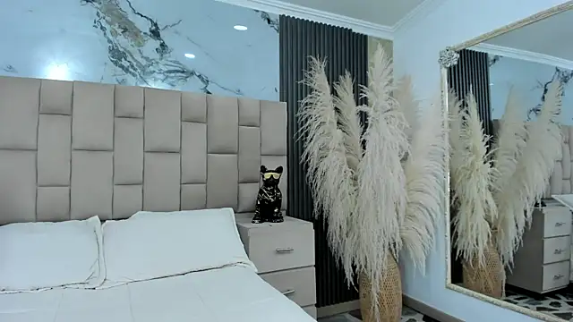 cloesummerr  online show from 15, 4, 2026