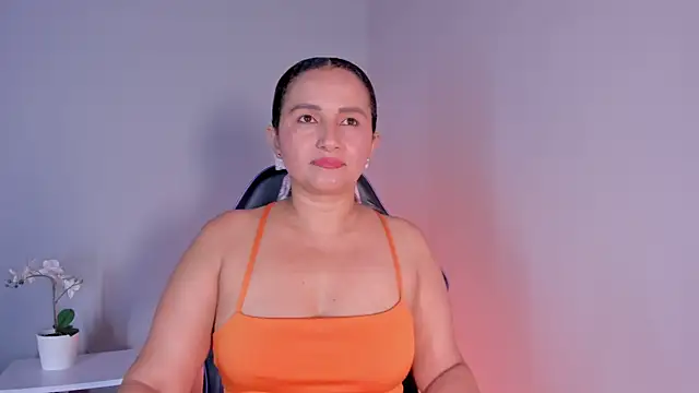 Zafiro  Brown online show from 23, 5, 2026