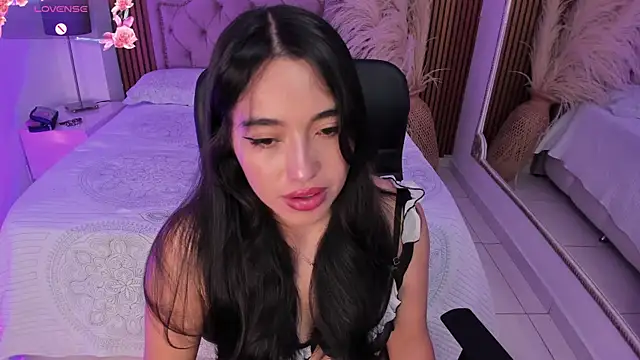 Starbutterflyy  online show from 7, 2, 2026