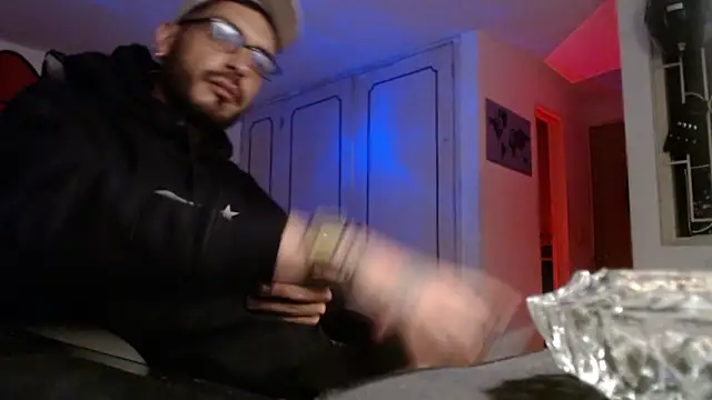 Snapshot of malek_xarx_ chatting on 3, 2, 2026 malek xarx online show from 3, 2, 2026