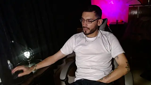 Snapshot of malek_xarx_ chatting on 10, 2, 2026 malek xarx online show from 10, 2, 2026