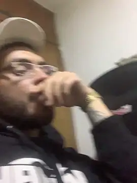 Snapshot of malek_xarx_ chatting on 15, 2, 2026 malek xarx online show from 15, 2, 2026