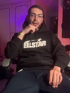 Snapshot of malek_xarx_ chatting on 28, 2, 2026 malek xarx online show from 28, 2, 2026