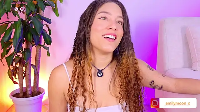 onlyemily  online show from 16, 4, 2026