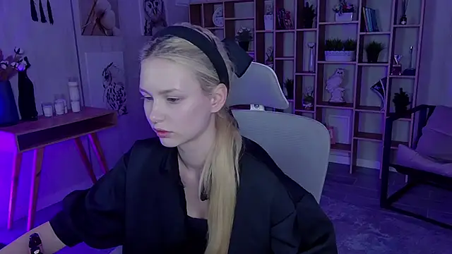 Snapshot of AvaDaviis chatting on 19, 9, 2025 AvaDaviis online show from 19, 9, 2025