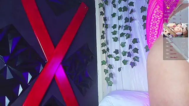 Snapshot of ivonne_diaz1 chatting on 7, 11, 2025 ivonne diaz1 online show from 7, 11, 2025