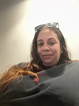 Snapshot of PrettyKittyMia chatting on 4, 4, 2026 PrettyKittyMia online show from 4, 4, 2026