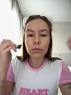 Ashley Roys online show from 5, 3, 2026