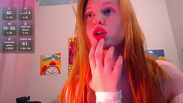 Snapshot of LuxXAngel chatting on 5, 10, 2025 LuxXAngel online show from 5, 10, 2025