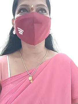 Snapshot of shivani27 chatting on 11, 11, 2025 shivani27 online show from 11, 11, 2025