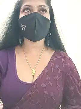 Snapshot of shivani27 chatting on 30, 4, 2026 shivani27 online show from 30, 4, 2026
