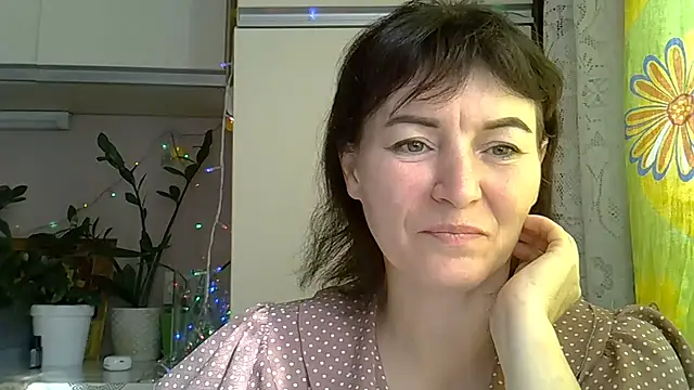 Krystal 82 online show from 10, 9, 2025