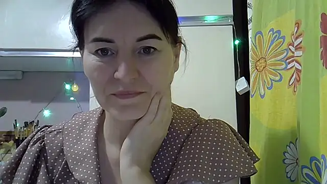 Krystal 82 online show from 26, 10, 2025