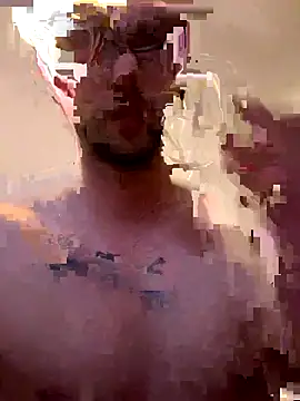 Snapshot of Mrlarox chatting on 8, 10, 2025 Mrlarox online show from 8, 10, 2025