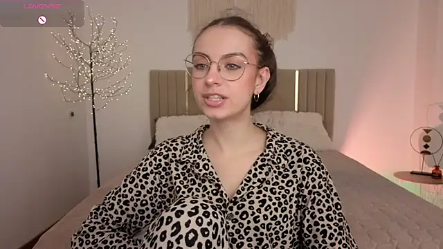 Snapshot of Real_cutie1 chatting on 16, 5, 2026 Real cutie1 online show from 16, 5, 2026