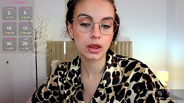 Snapshot of Real_cutie1 chatting on 3, 7, 2026 Real cutie1 online show from 3, 7, 2026