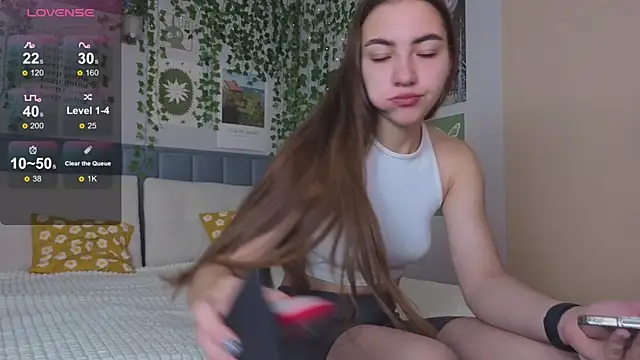 Ashley Pierce online show from 9, 9, 2025