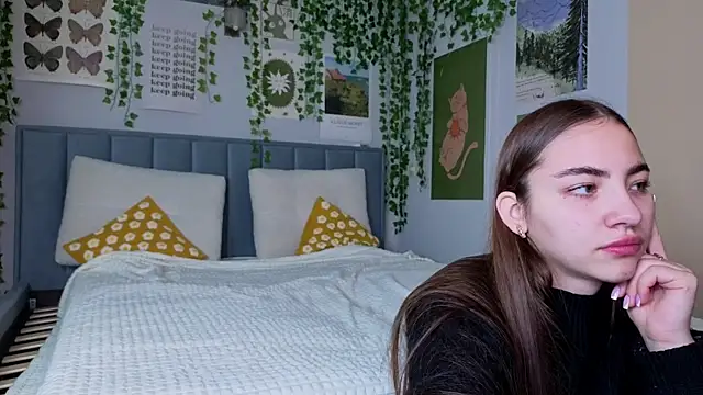 Ashley Pierce online show from 6, 10, 2025